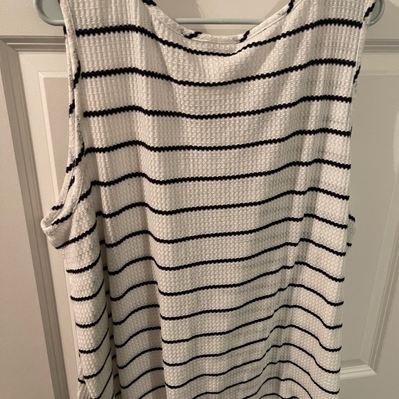 26/28W sleeveless striped shirt - Picture 4 of 5
